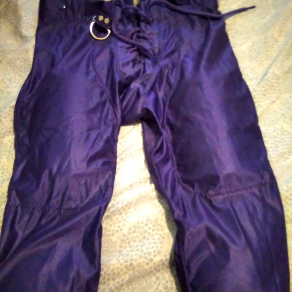 Football pants with pads included